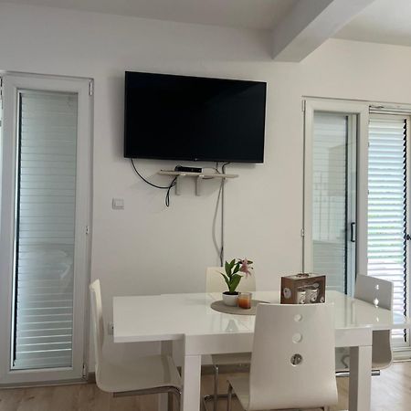 Apartman Iskra Apartment Bijela Exterior foto