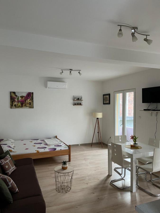 Apartman Iskra Apartment Bijela Exterior foto