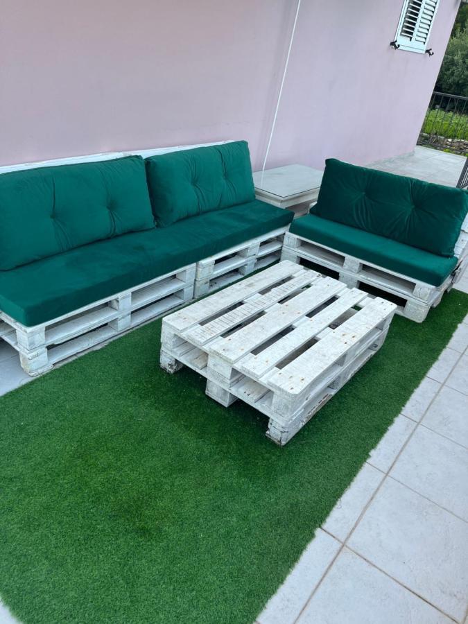 Apartman Iskra Apartment Bijela Exterior foto