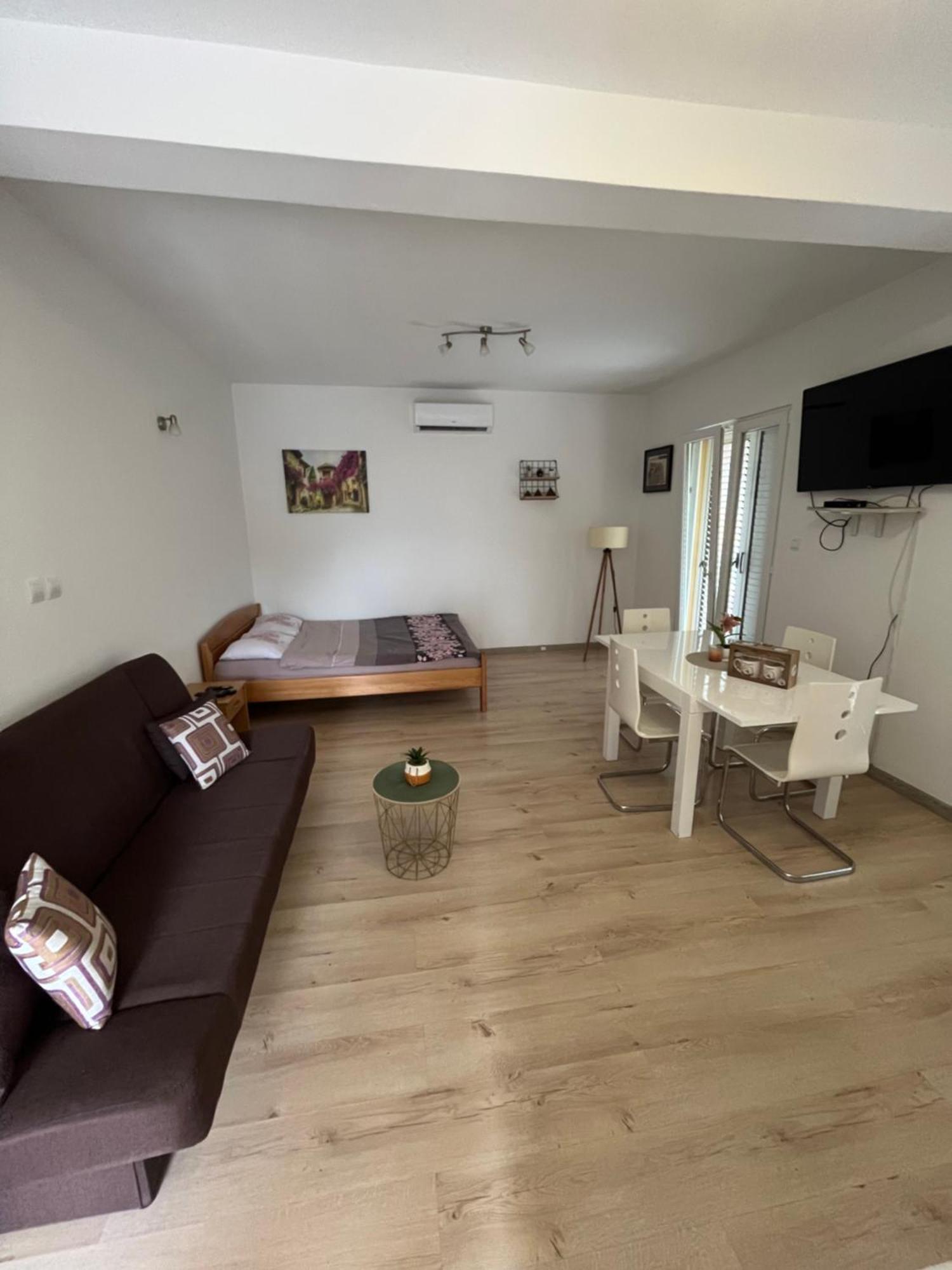 Apartman Iskra Apartment Bijela Exterior foto